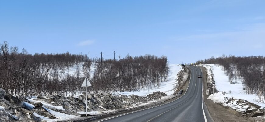 Пустая дорога зимой