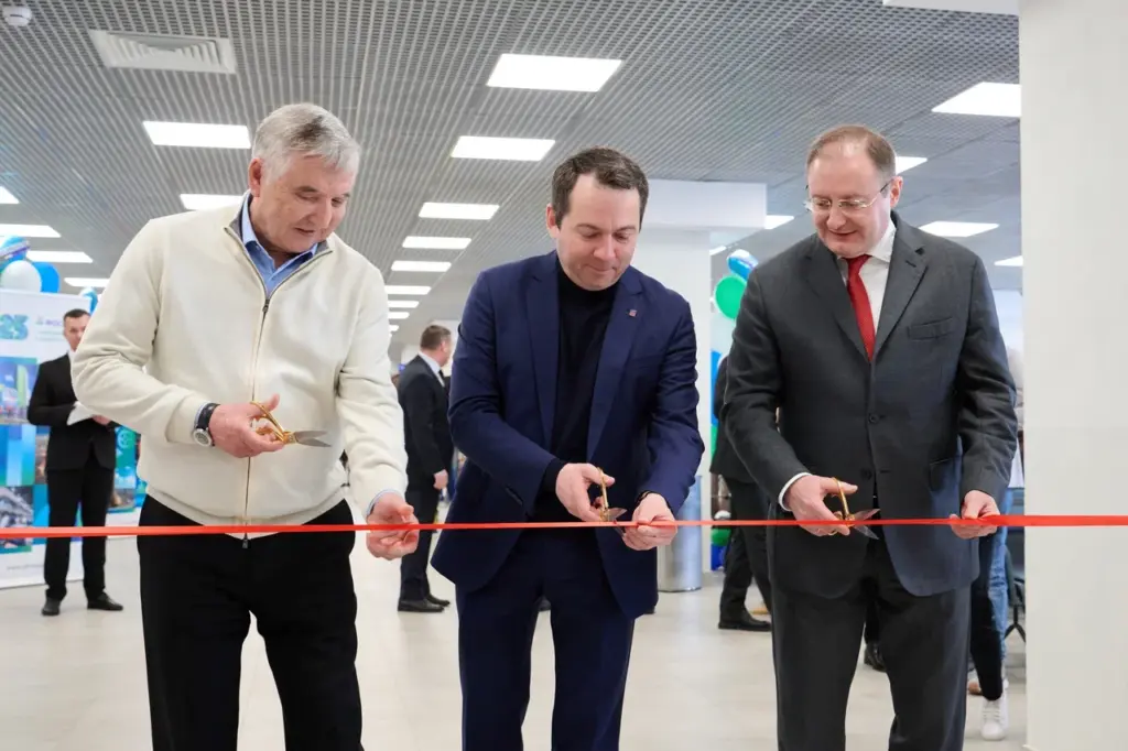 В Апатитах после масштабной реконструкции открыли аэровокзальный комплекс аэропорта